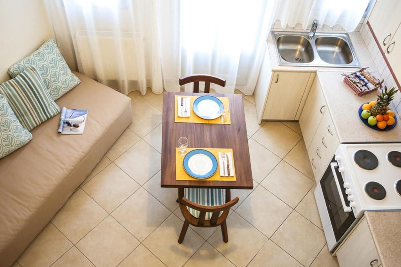 Santorini Med Homes - Sunday Apartment Mesaria Zewnętrze zdjęcie